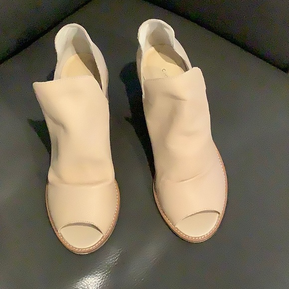 chinese laundry peep toe bootie